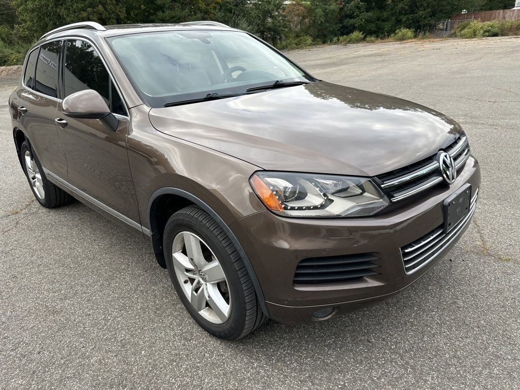 Used 2014 Volkswagen Touareg VR6 image 11