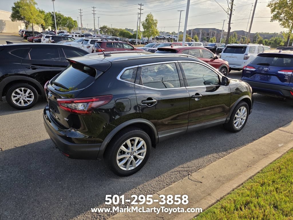 Used 2022 Nissan Rogue Sport SV FWD image 3