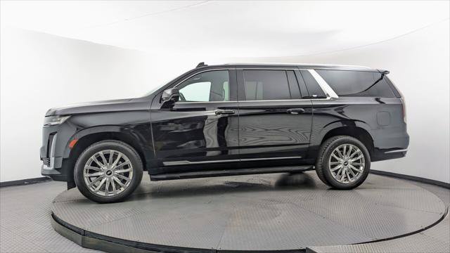 Used 2022 Cadillac Escalade ESV Luxury AWD/4WD image 3