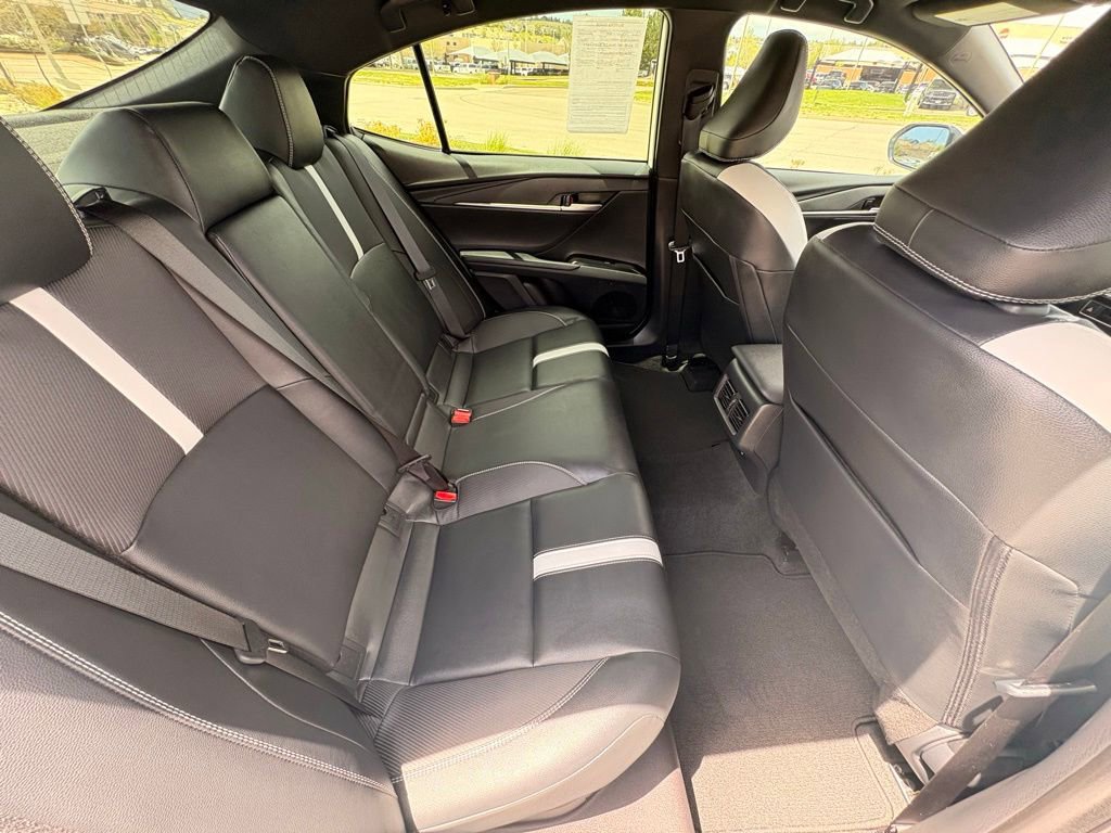 Used 2025 Toyota Camry SE AWD/4WD image 29
