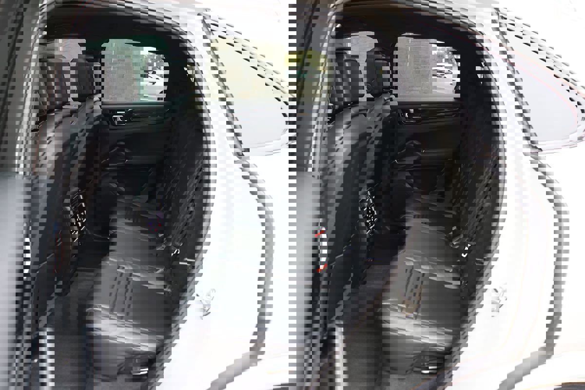 Used 2021 Porsche Cayenne Coupe image 45