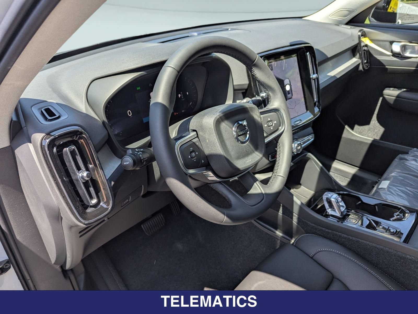 New 2026 Volvo XC40 B5 Plus w/ Protection Package Premier AWD/4WD image 8