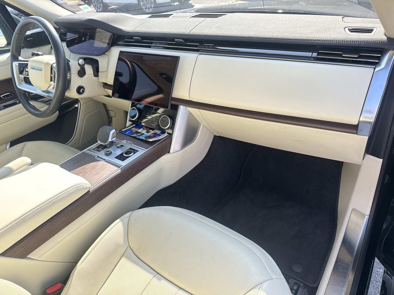Used 2023 Land Rover Range Rover SE AWD/4WD image 13