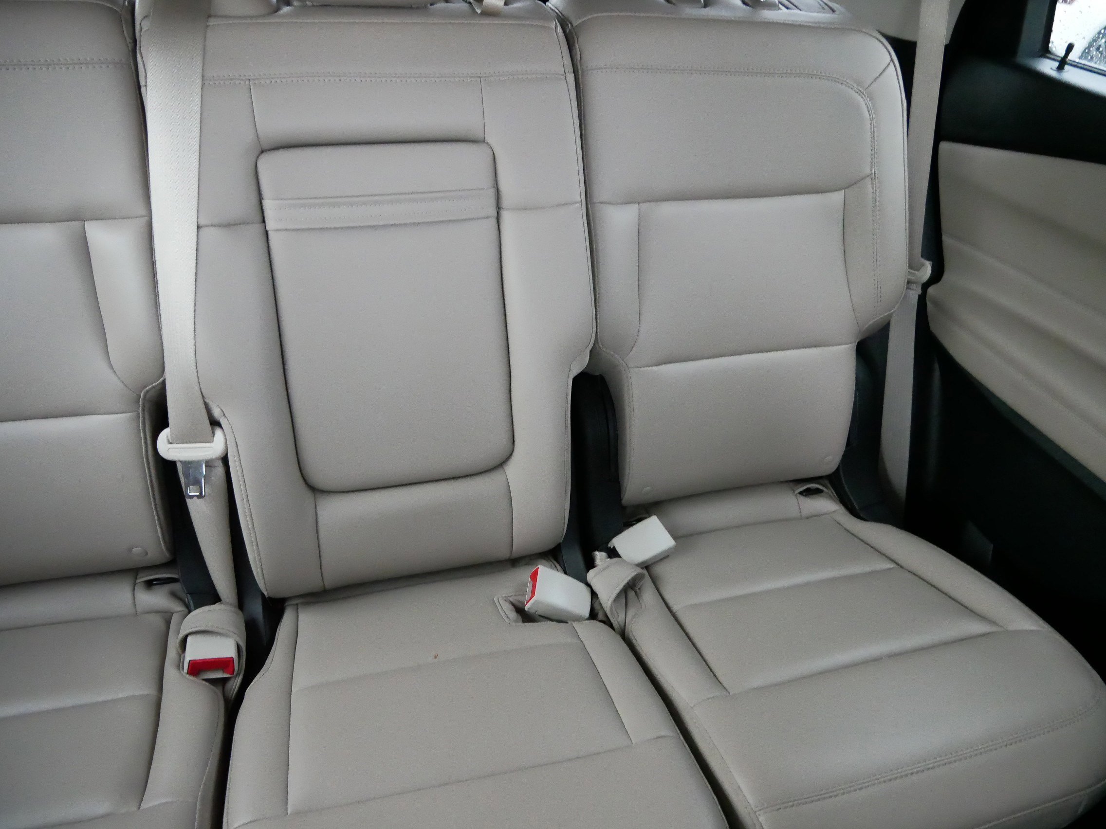 Used 2022 Ford Explorer XLT image 14