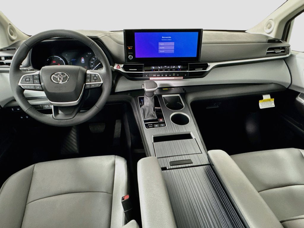 New 2026 Toyota Sienna XLE AWD/4WD image 24