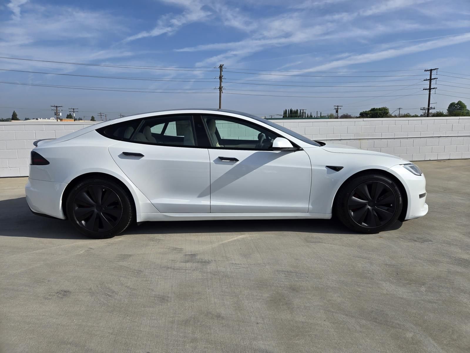 Used 2023 Tesla Model S Plaid image 2