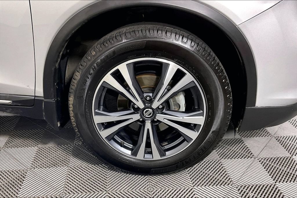Used 2018 Nissan Rogue SL w/ Premium Package AWD/4WD image 10