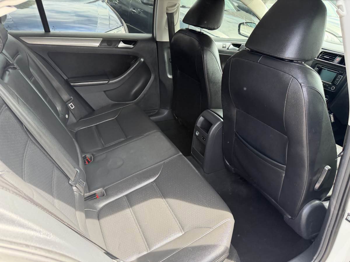 Used 2014 Volkswagen Jetta TDI image 10