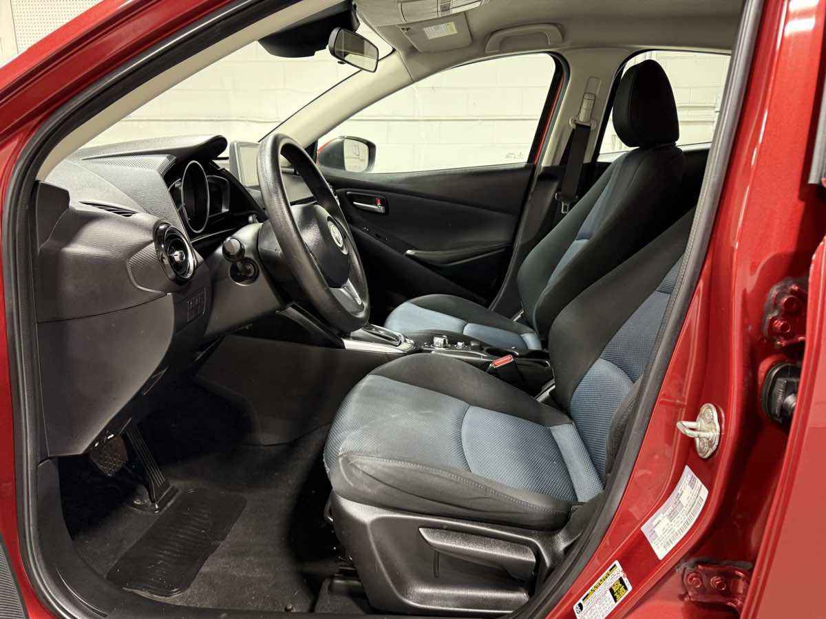 Used 2017 Toyota Yaris iA image 9