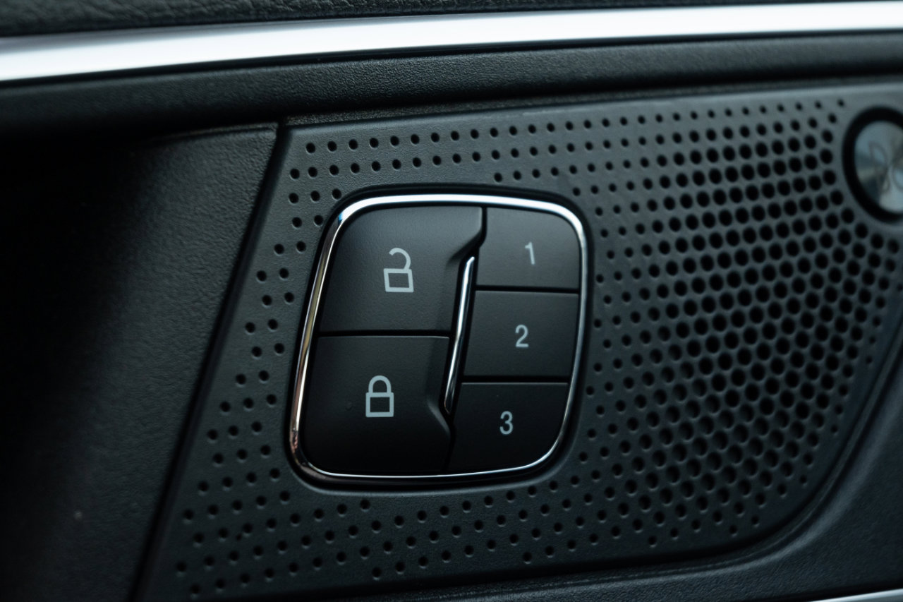 Used 2024 Ford Edge Titanium image 29