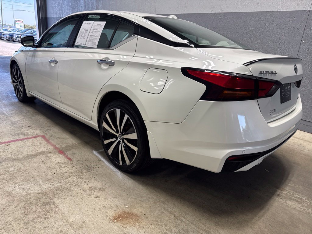 Used 2021 Nissan Altima 2.5 Platinum AWD/4WD image 3