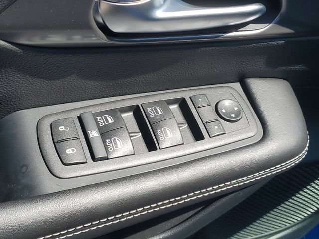 New 2026 Chrysler Pacifica Select w/ S Appearance Package FWD image 17