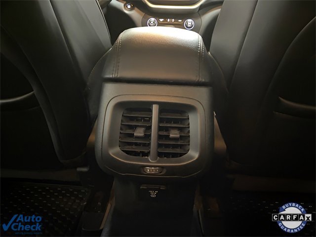 Used 2017 Jeep Cherokee Overland w/ Technology Group image 68