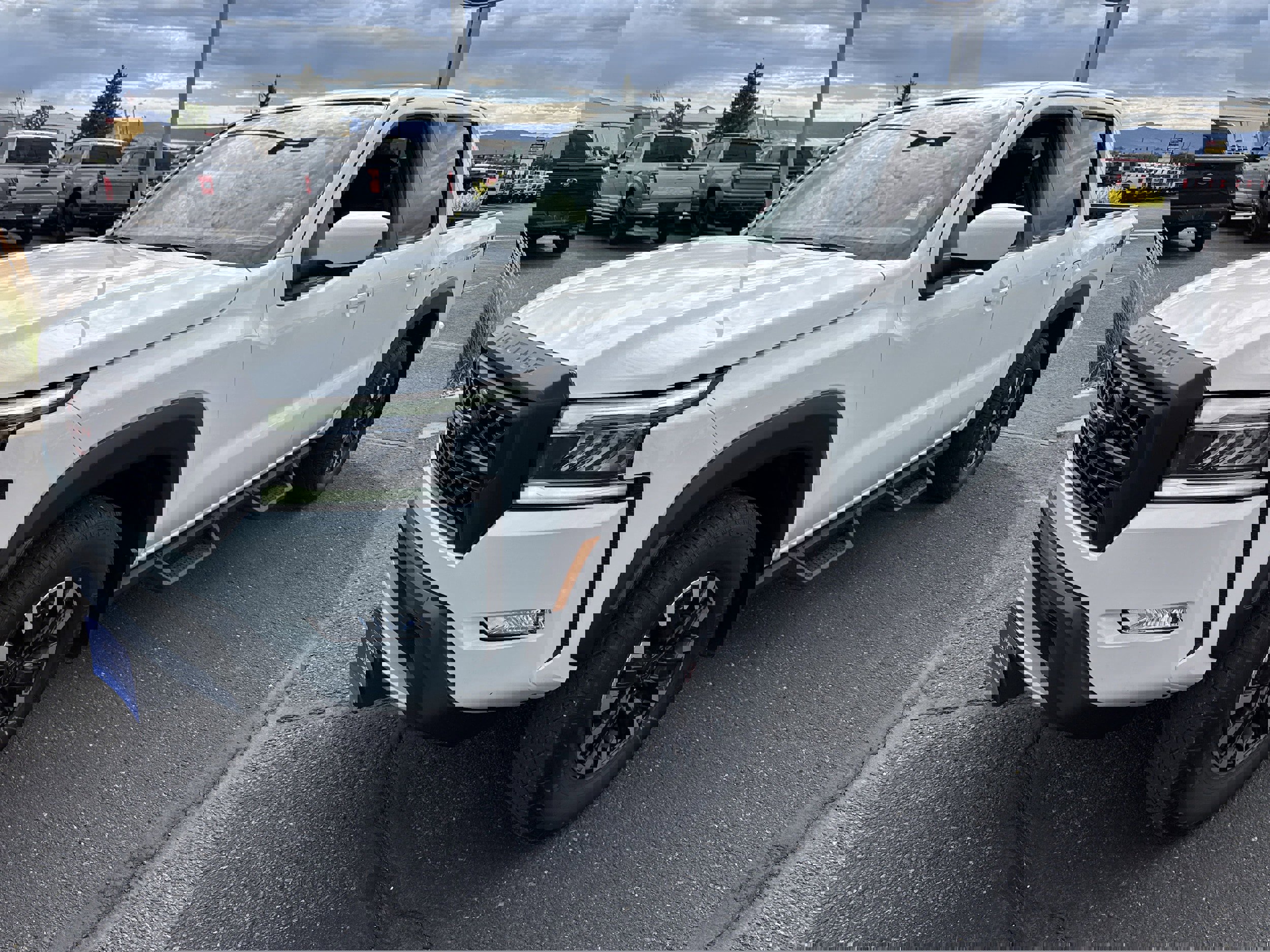 Used 2023 Nissan Frontier PRO-4X w/ Pro Convenience Package image 1