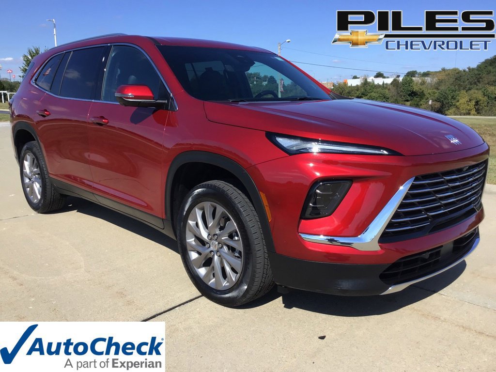 Used 2026 Buick Enclave Preferred w/ Power Package FWD image 1