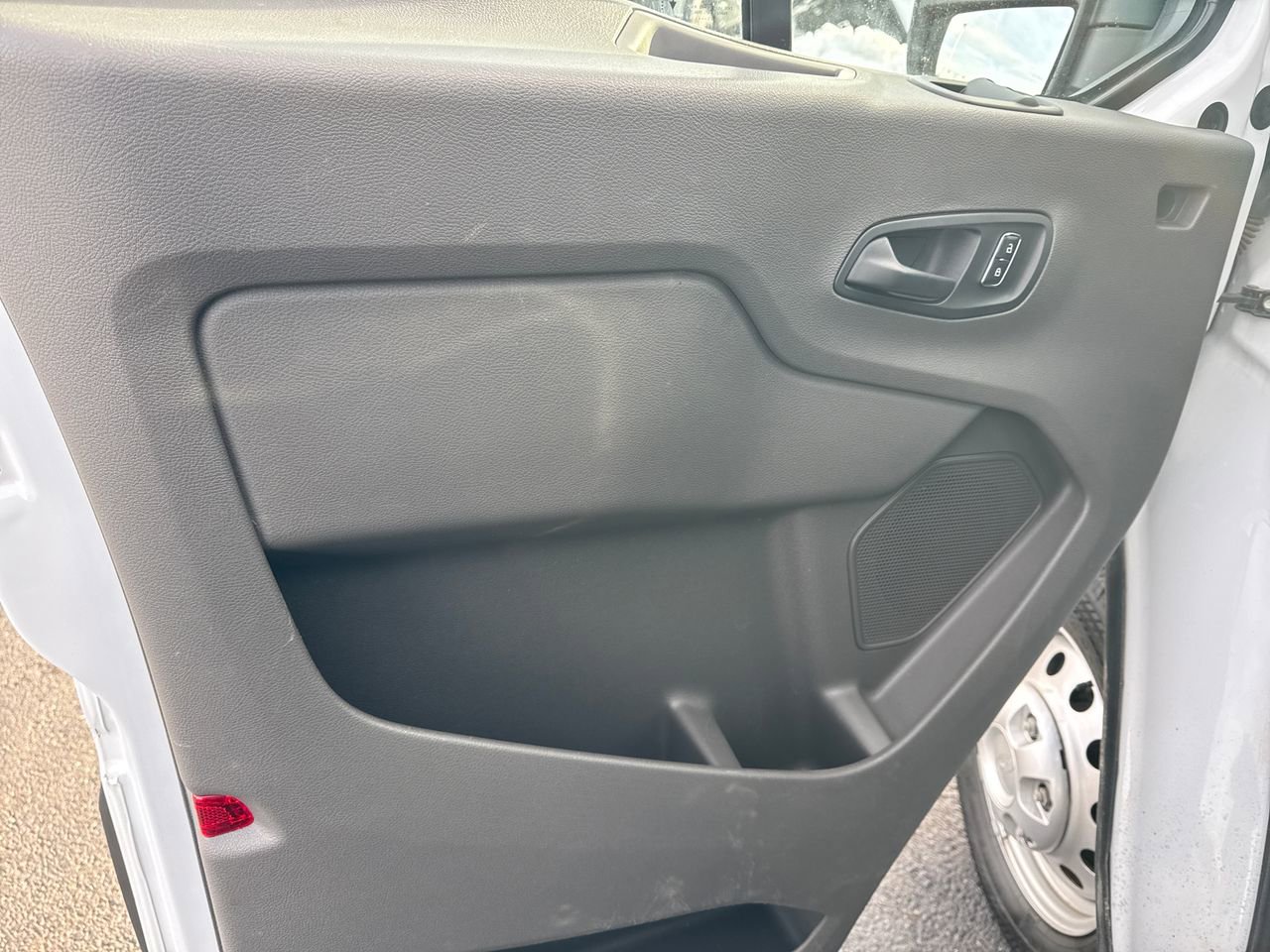 Used 2023 Ford Transit 250 Low Roof AWD w/ Exterior Upgrade Package image 17