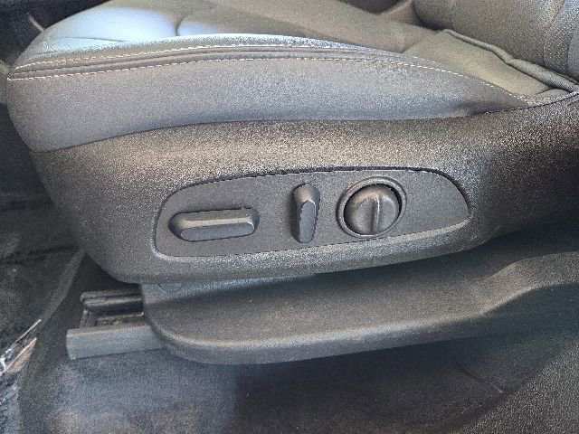 Used 2024 Buick Enclave Essence w/ Experience Buick Package AWD/4WD image 45