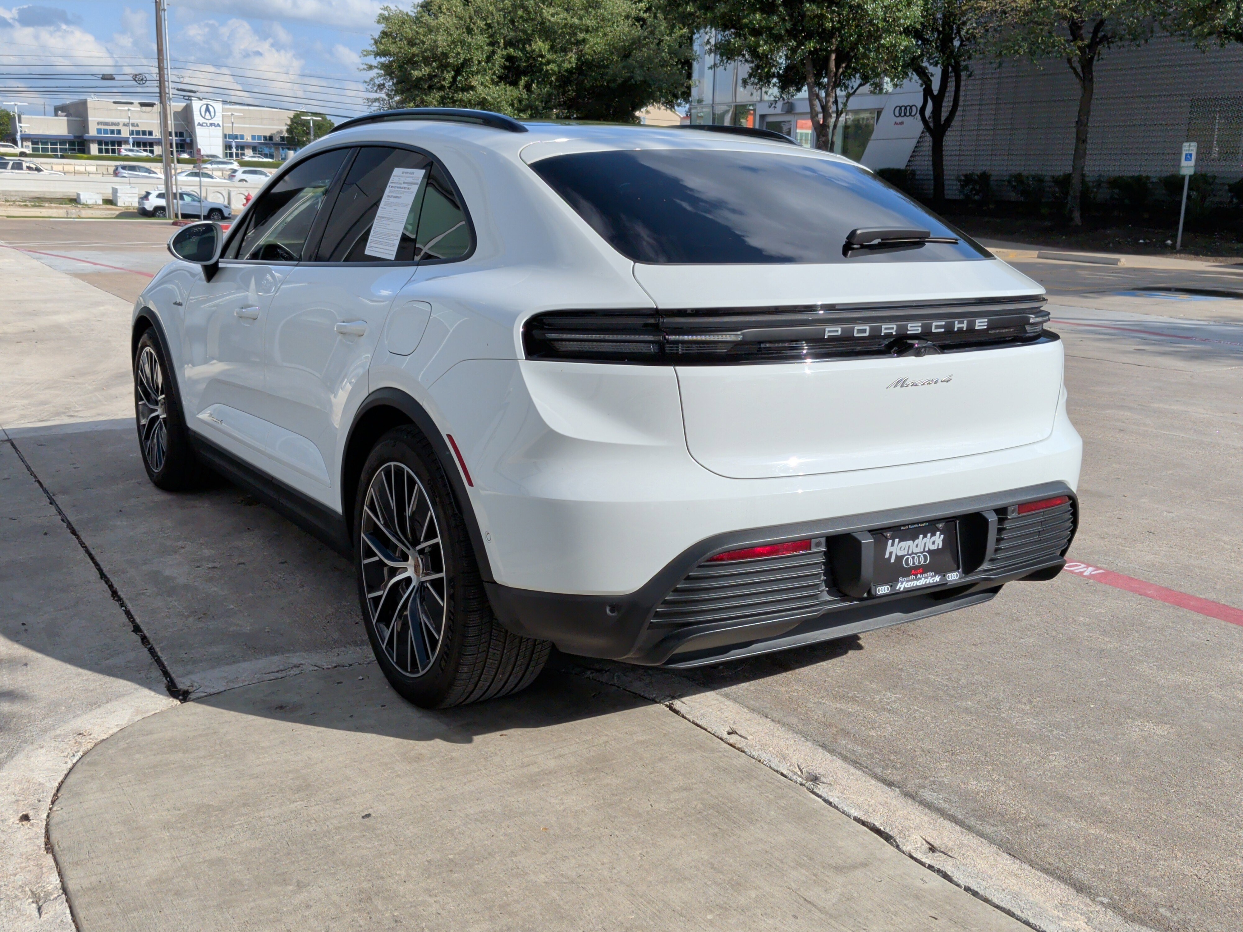 Used 2024 Porsche Macan 4 Electric AWD/4WD image 8