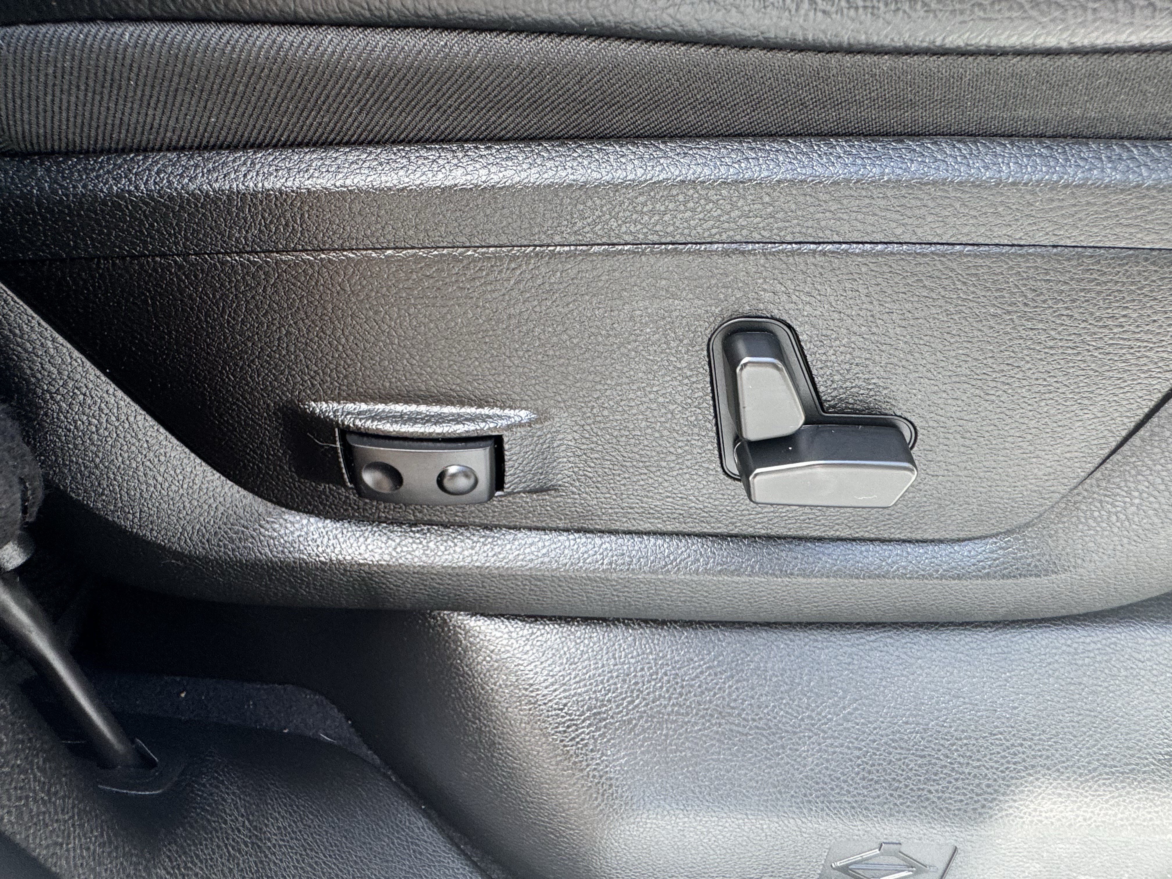 Used 2024 RAM 2500 Laramie AWD/4WD image 15
