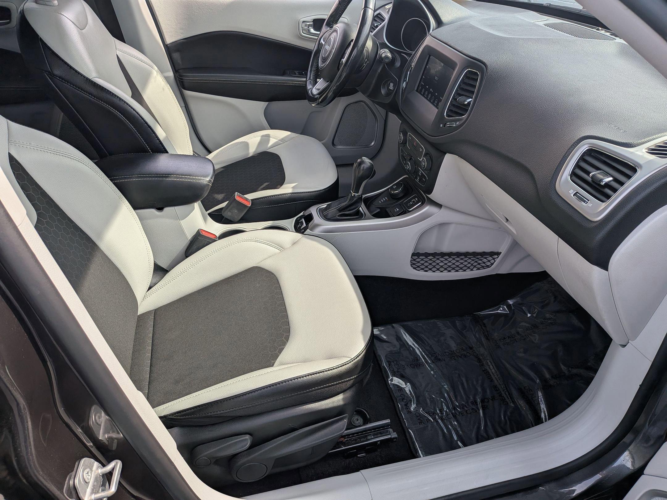 Used 2020 Jeep Compass Latitude image 31