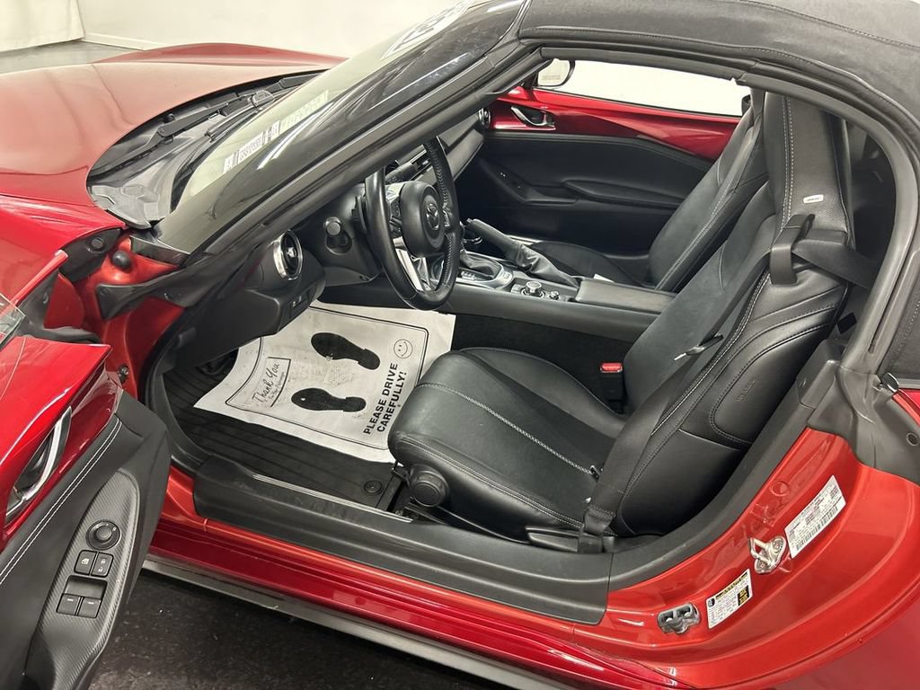 Used 2021 MAZDA MX-5 Miata Grand Touring RWD image 9