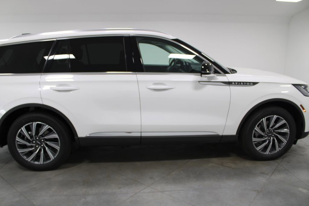 New 2026 Lincoln Aviator AWD image 10