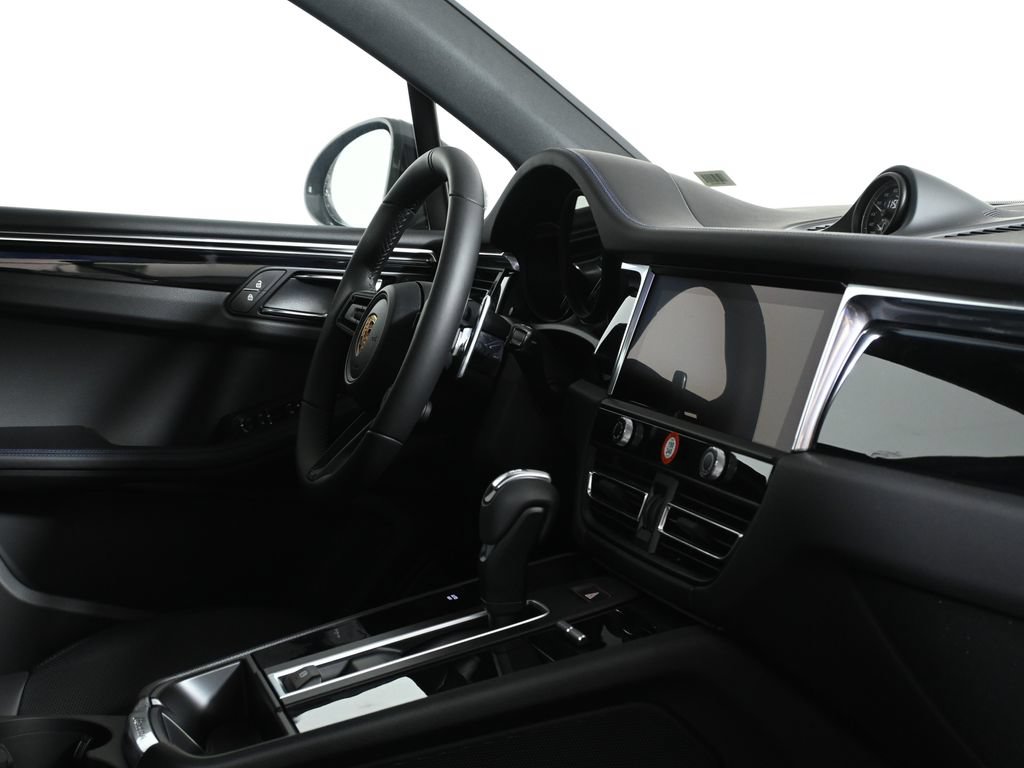 New 2026 Porsche Macan AWD/4WD image 39