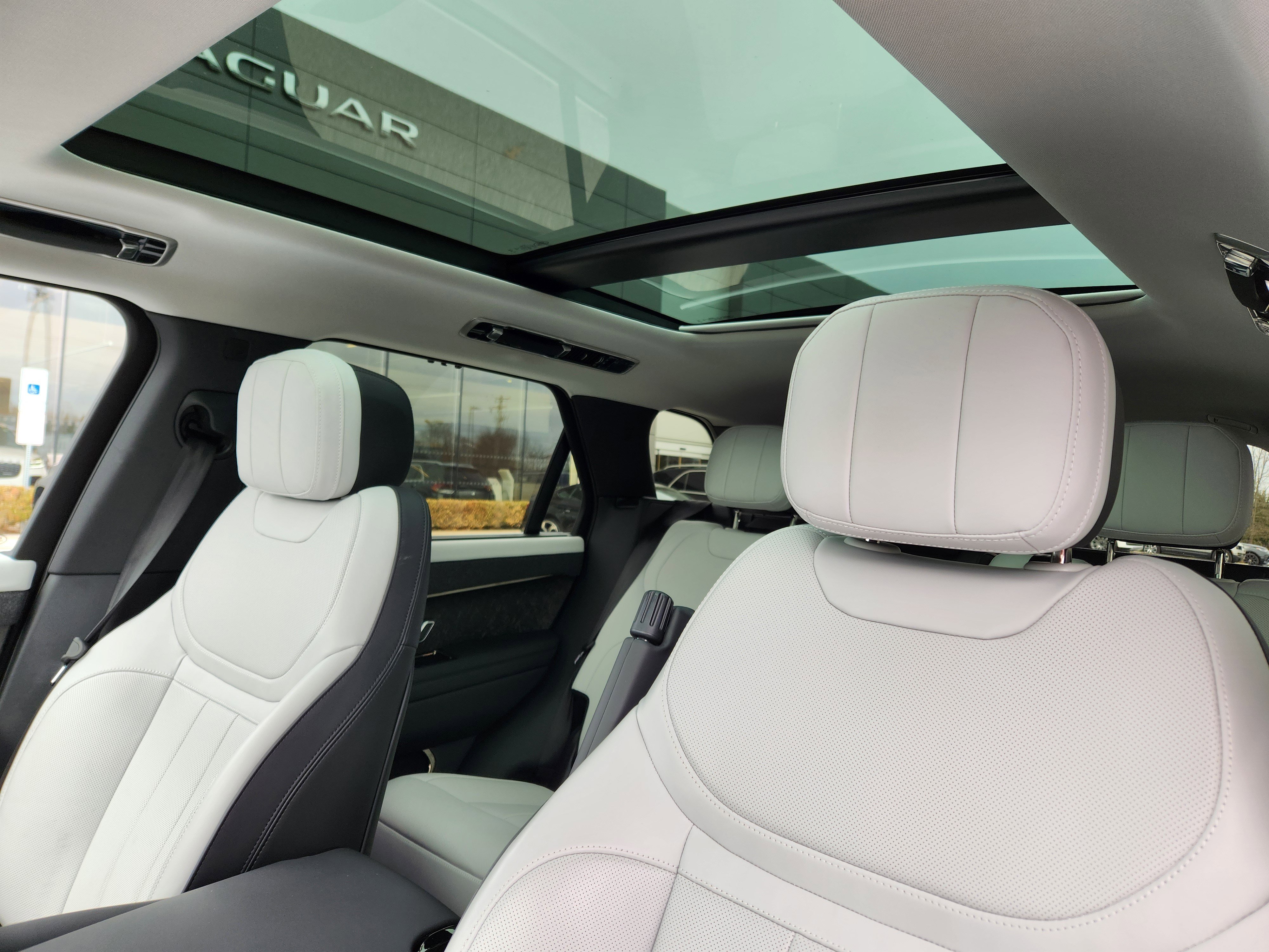 Certified 2025 Land Rover Range Rover Sport Dynamic SE image 12