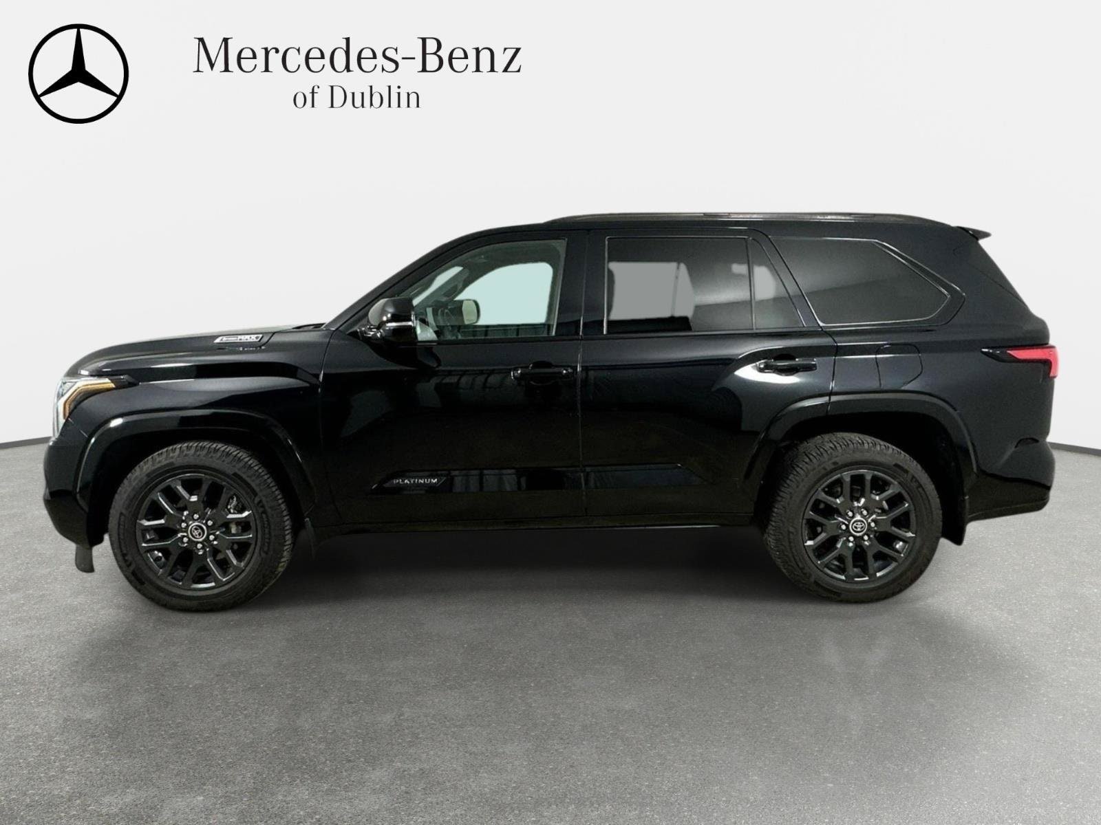 Used 2023 Toyota Sequoia Platinum AWD/4WD image 5