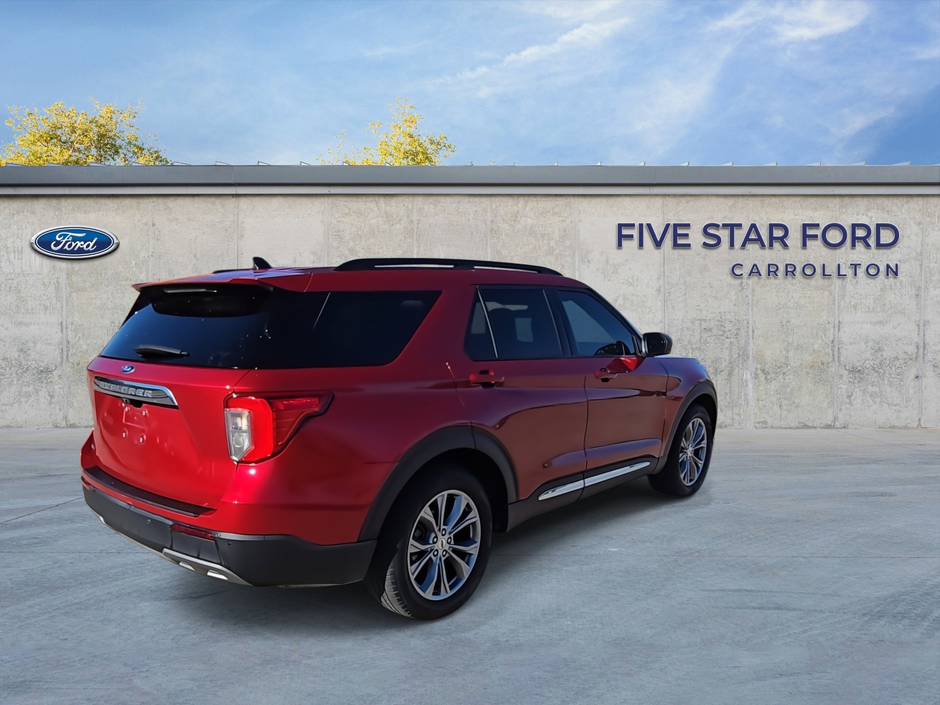 Used 2023 Ford Explorer XLT w/ Equipment Group 202A image 9