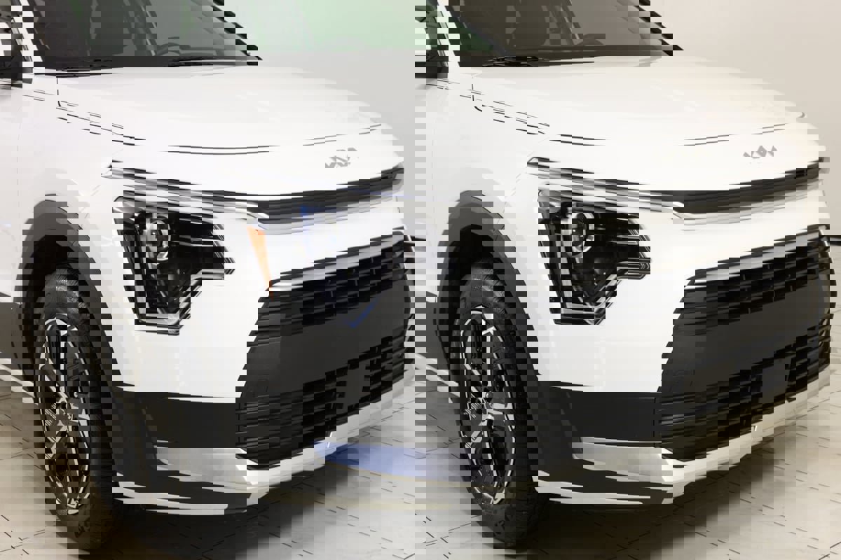 Used 2024 Kia Niro EX image 37