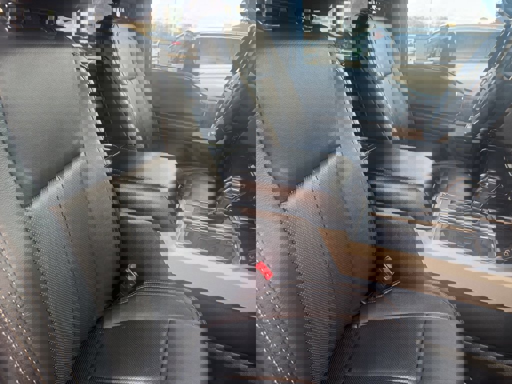 Used 2020 Ford F150 Lariat image 26