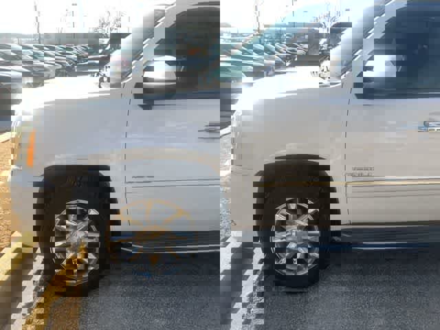 Used 2013 GMC Yukon XL Denali image 7