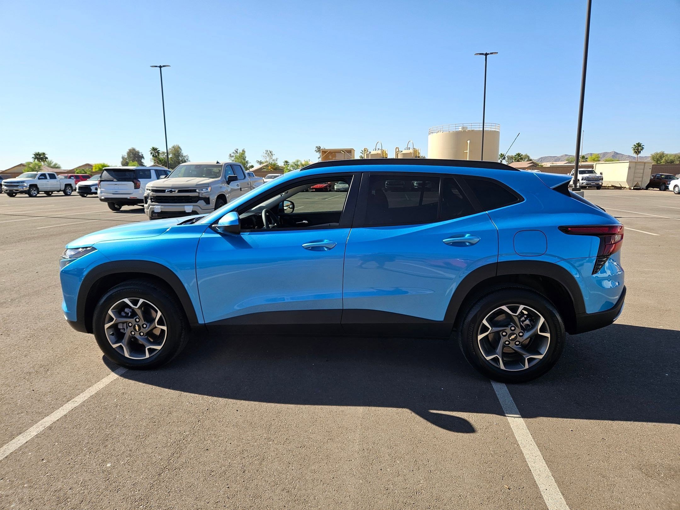 Used 2026 Chevrolet Trax LT image 2