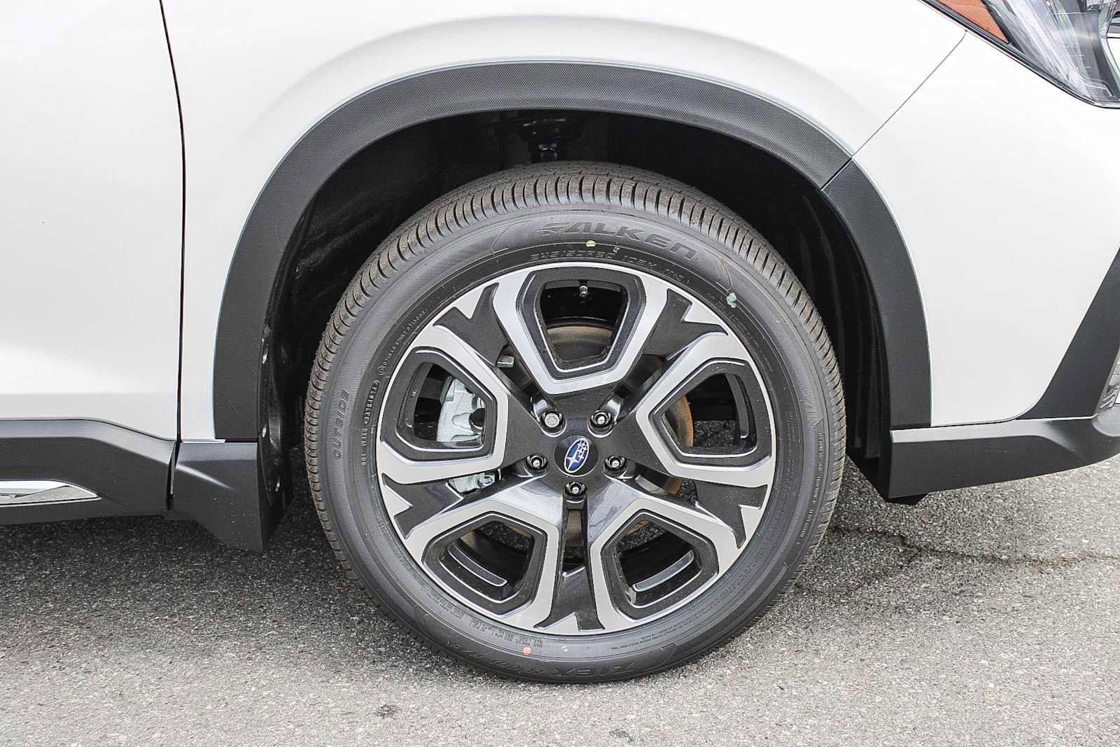 New 2025 Subaru Ascent Limited w/ Popular Package #2 image 9