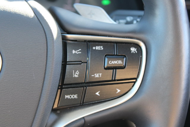 Certified 2025 Lexus ES 300h w/ Premium Package FWD image 17