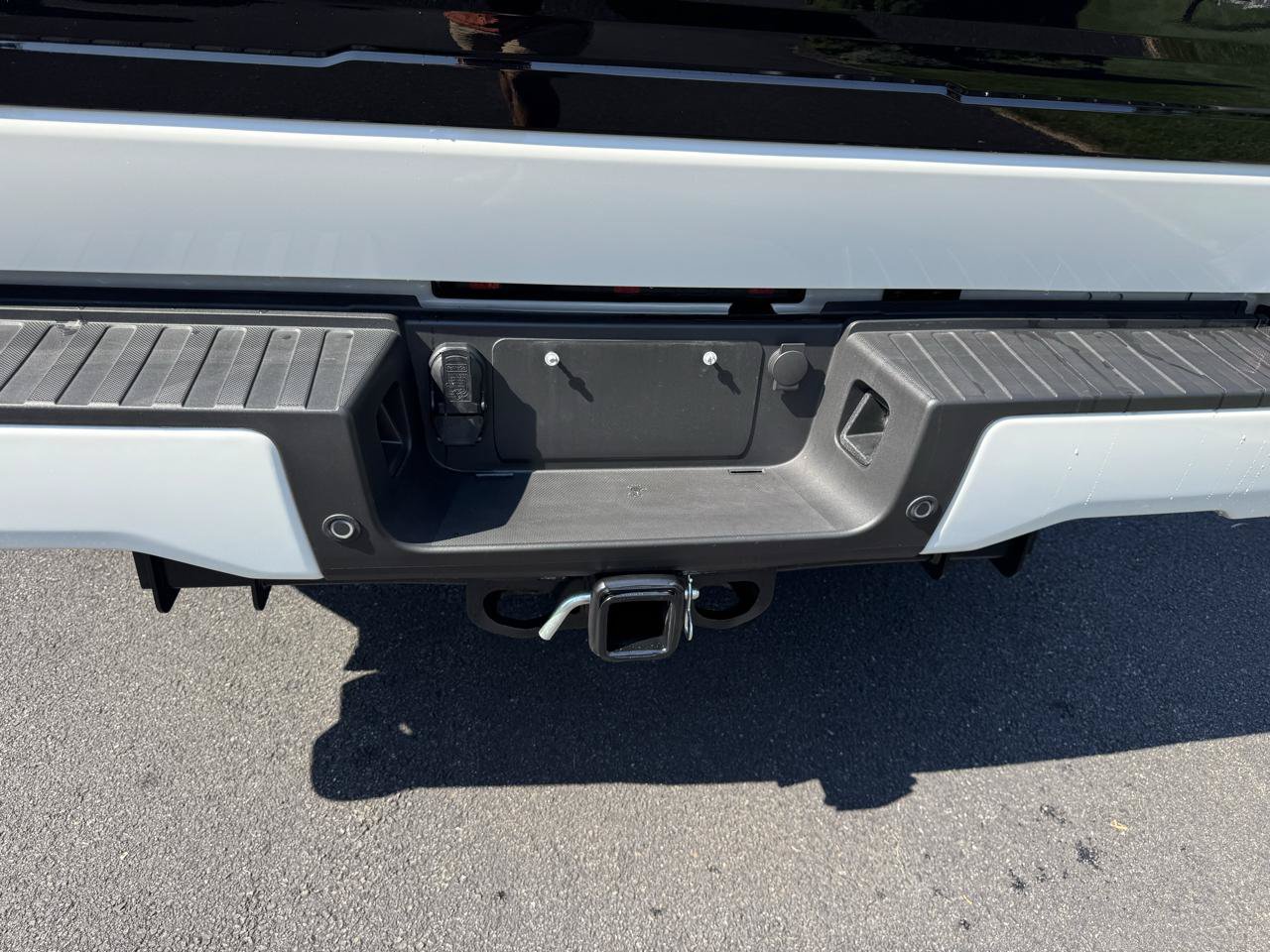 Used 2026 Ford F450 Platinum w/ FX4 Off-Road Package AWD/4WD image 31