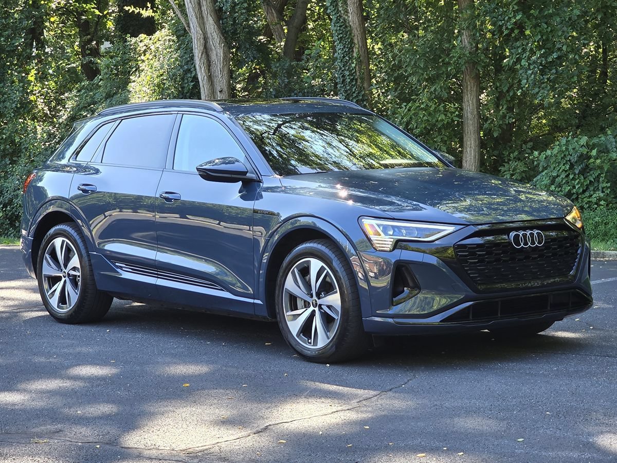 Used 2024 Audi Q8 e-tron Premium AWD/4WD image 8
