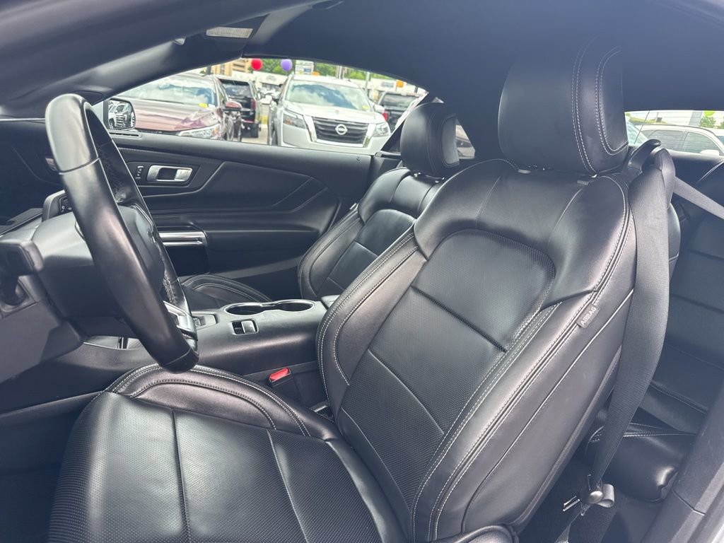 Used 2025 Ford Mustang Premium RWD image 18