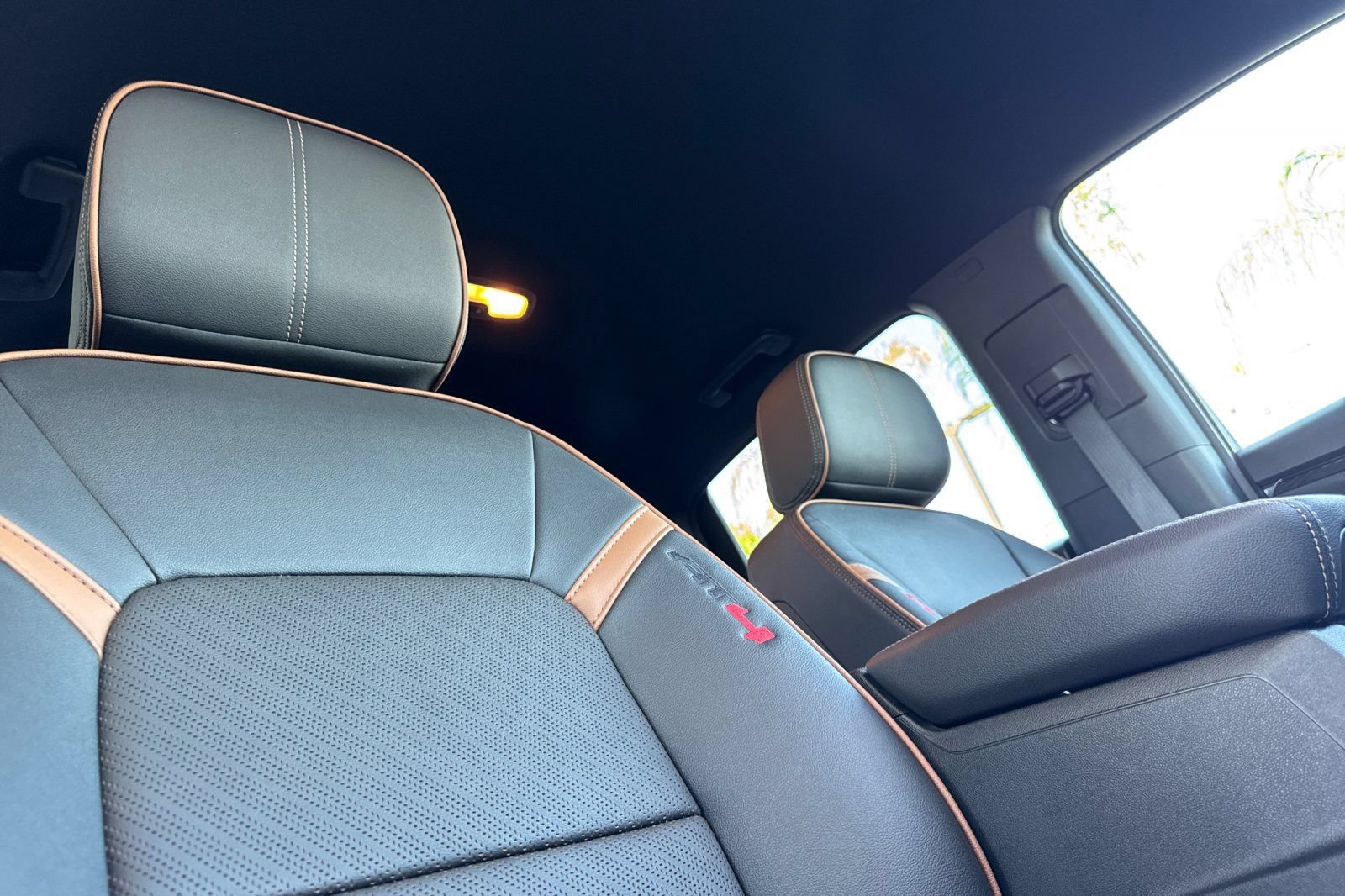 Certified 2023 GMC Canyon AT4 w/ AT4 Premium Package AWD/4WD image 17