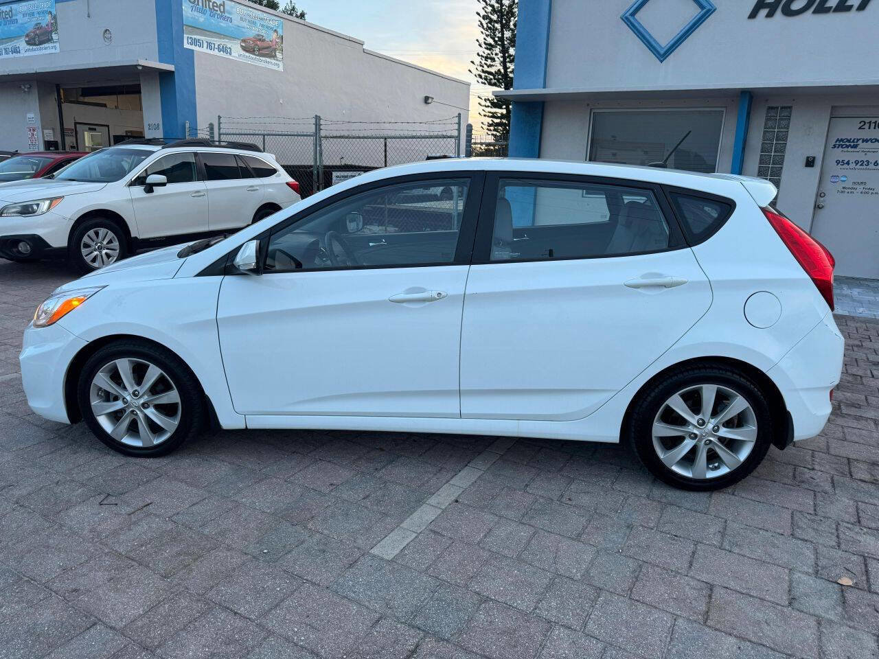 Used 2014 Hyundai Accent SE FWD image 7