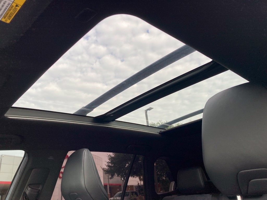 Used 2026 Toyota RAV4 XSE w/ Panoramic Sun Roof Package AWD/4WD image 15