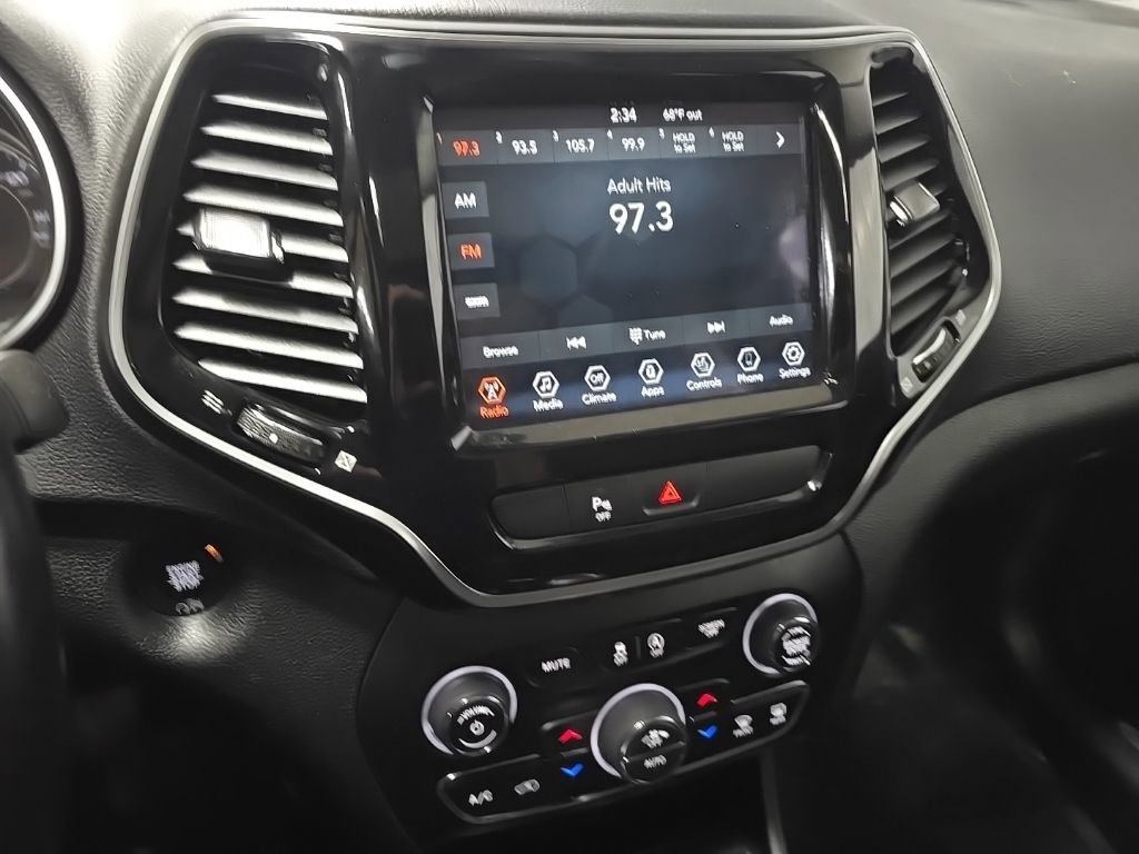 Used 2019 Jeep Cherokee Limited AWD/4WD image 25