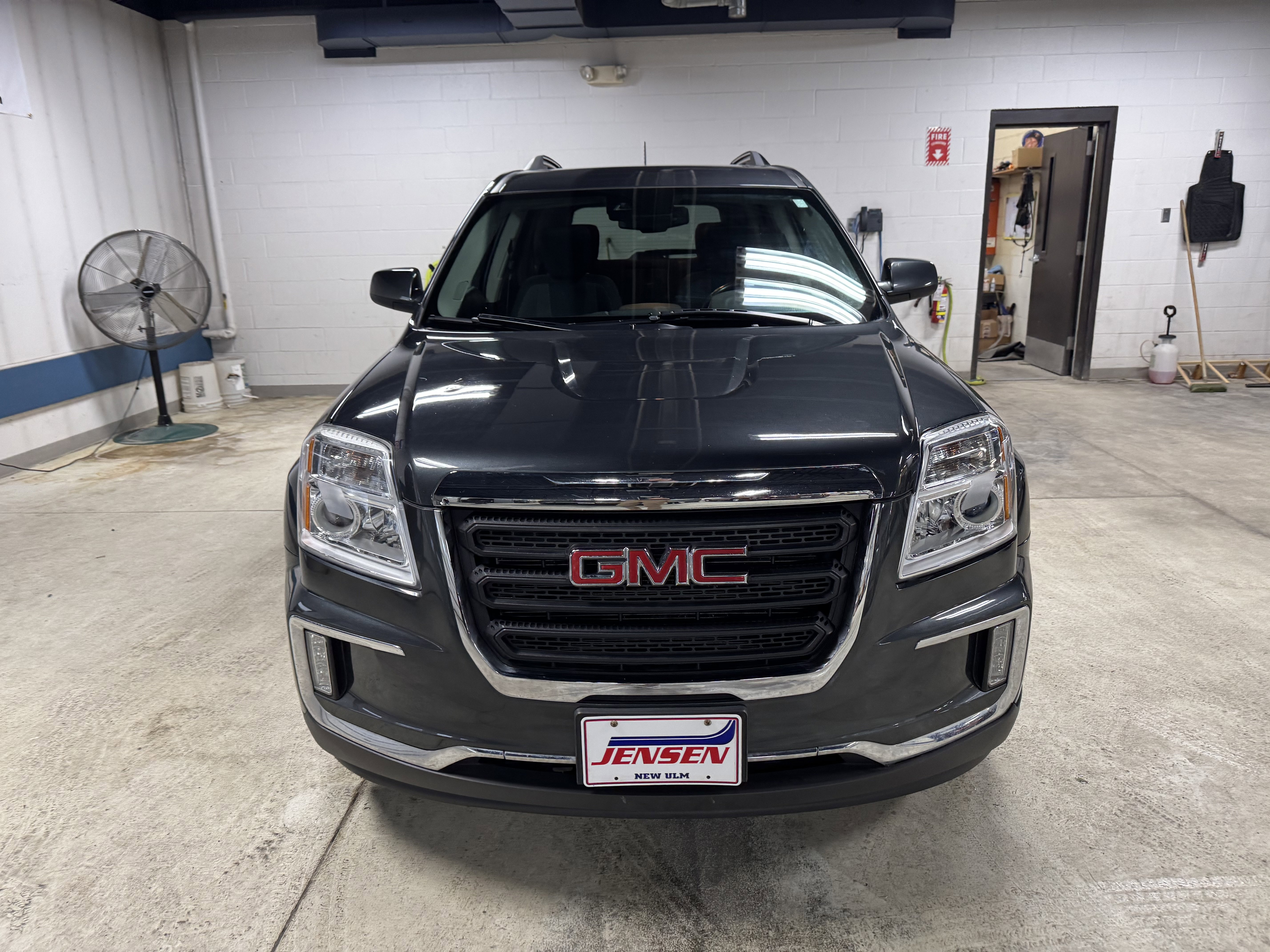 Used 2017 GMC Terrain SLE w/ Driver Alert Package I image 2