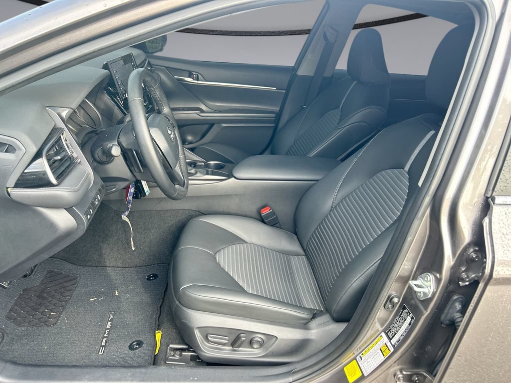 Used 2024 Toyota Camry SE FWD image 11