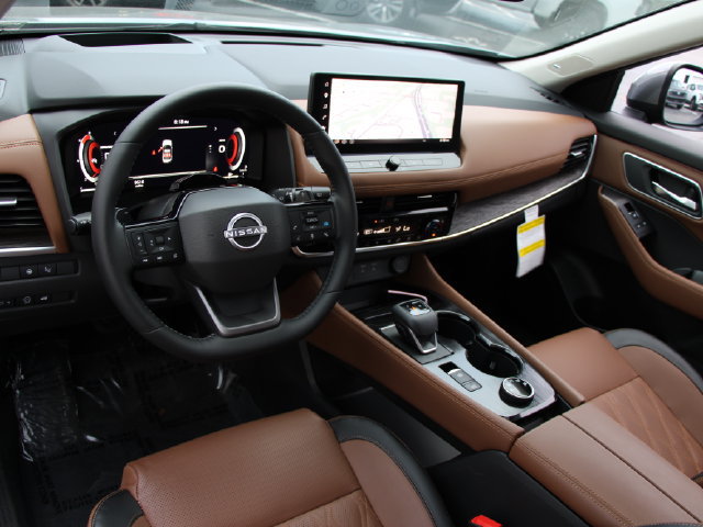 Certified 2025 Nissan Rogue Platinum w/ Tech Package AWD/4WD image 4