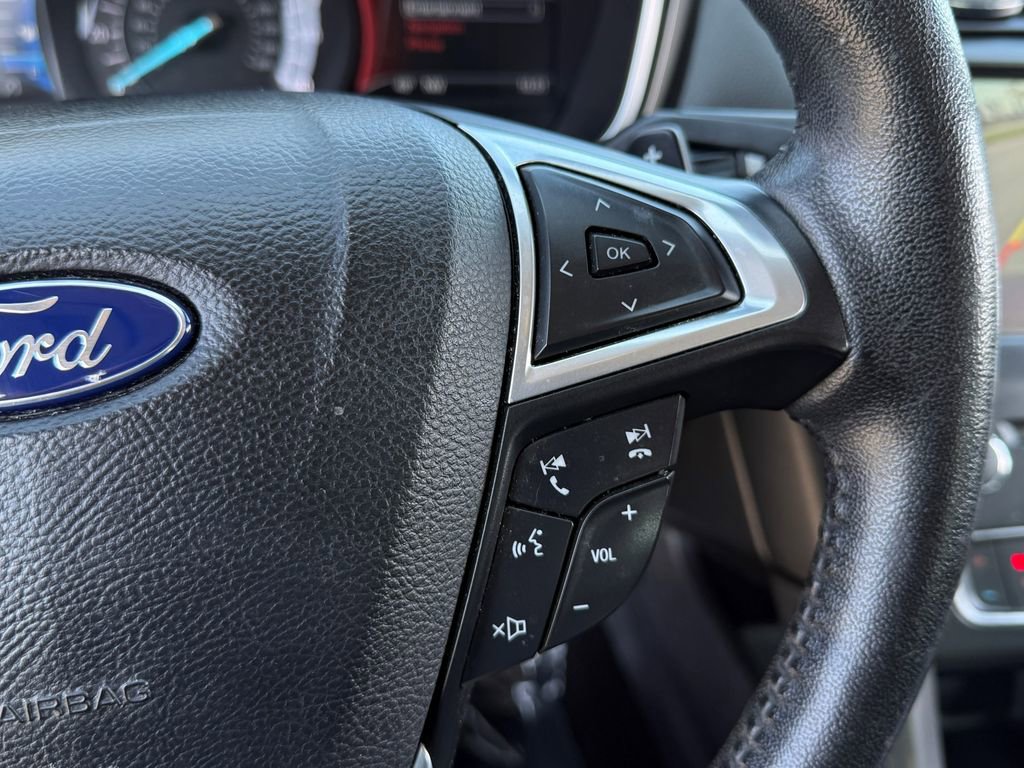 Used 2017 Ford Fusion SE w/ Fusion SE Technology Package image 27