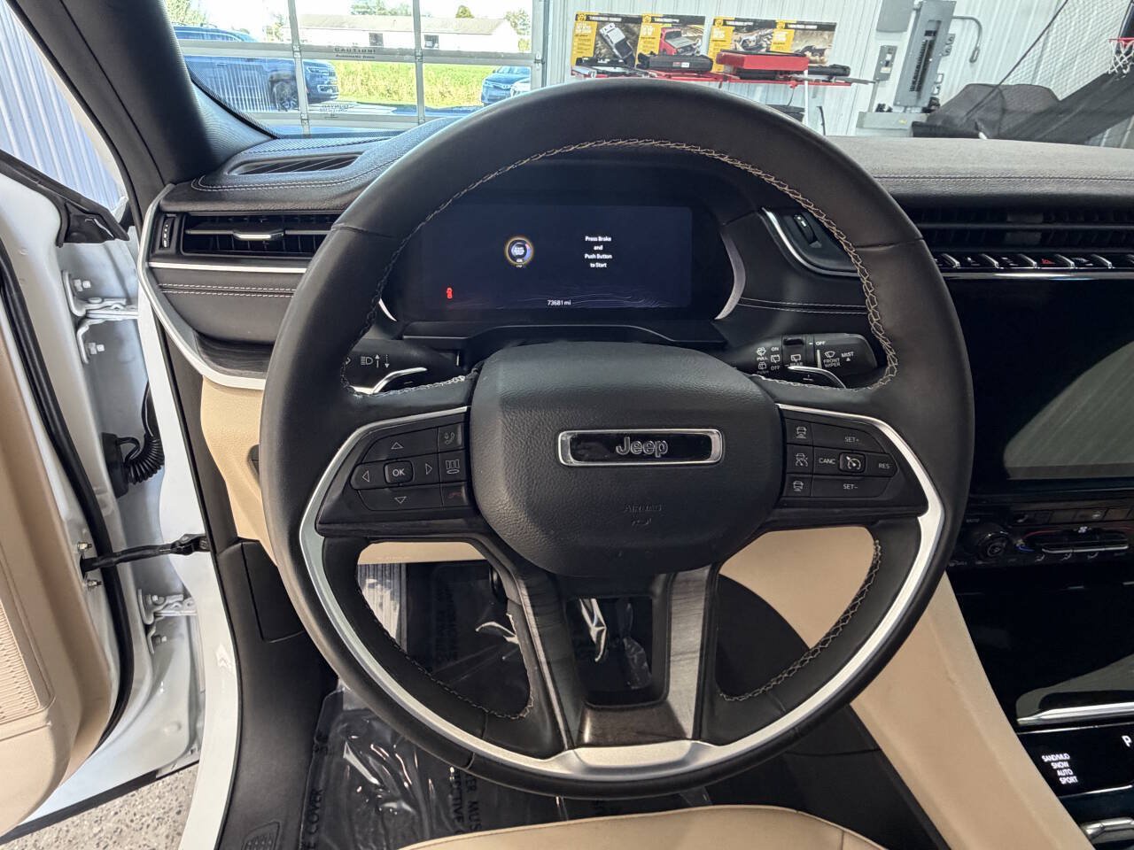 Used 2025 Jeep Grand Cherokee L Limited AWD/4WD image 28