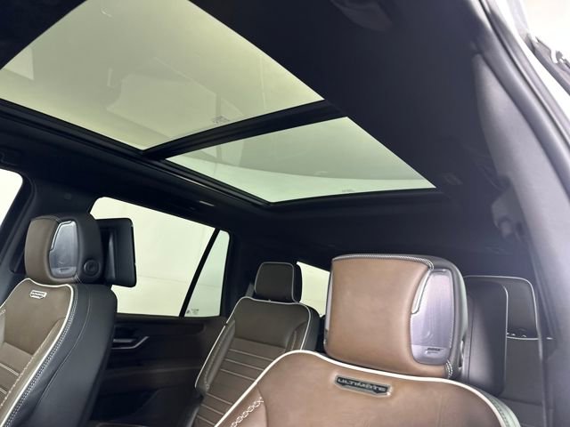 Used 2025 GMC Yukon Denali Ultimate w/ LPO, Floor Liner Package image 12