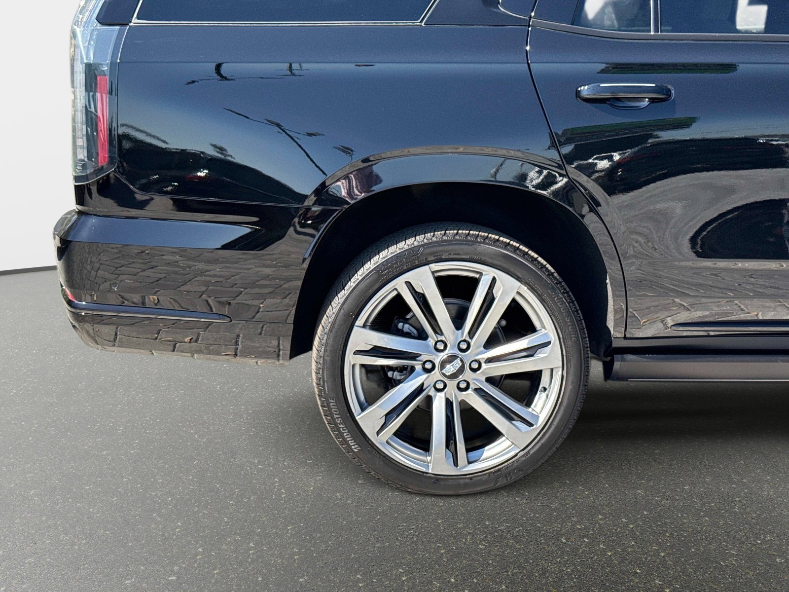 Used 2026 Cadillac Escalade Platinum Sport image 21